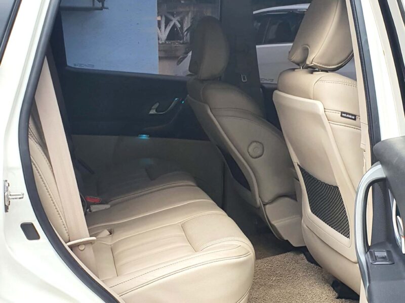 Mahindra Xuv500 AT W10 FWD